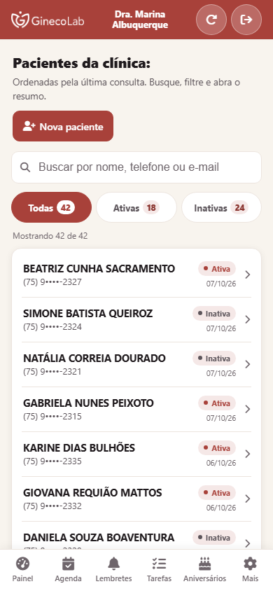 Pacientes da clínica no celular